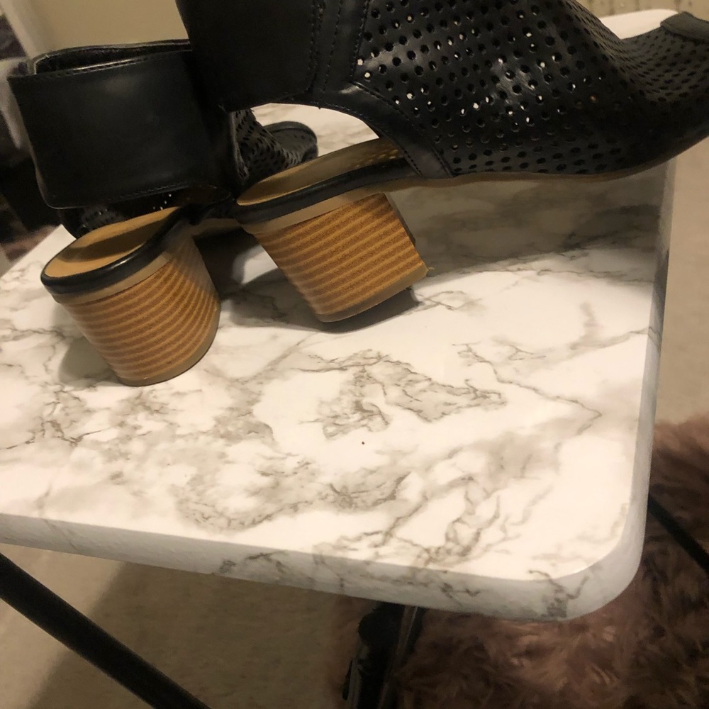 Faux leather sandal - Picture 4 of 4